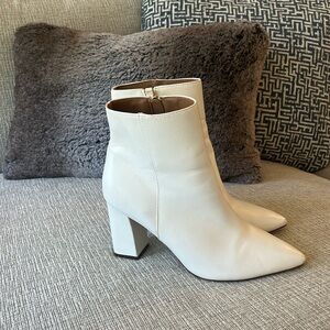 Madden Girl Flexx Pointed-Toe Booties size 8.5